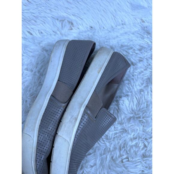 Vince Shoes Womens Size 6.5 Gray Perforated Slip-On Blair Sneakers Casual Taupe - Picture 5 of 13
